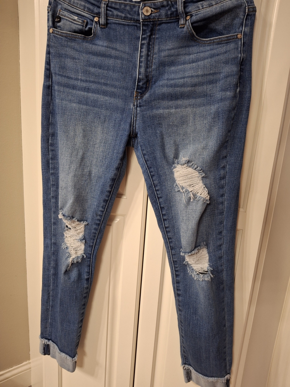 KanCan Distressed Light Blue Ankle Skinny Jeans
